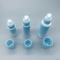 Niebieskie plastikowe butelki z pompką bezpowietrzną do olejków eterycznych